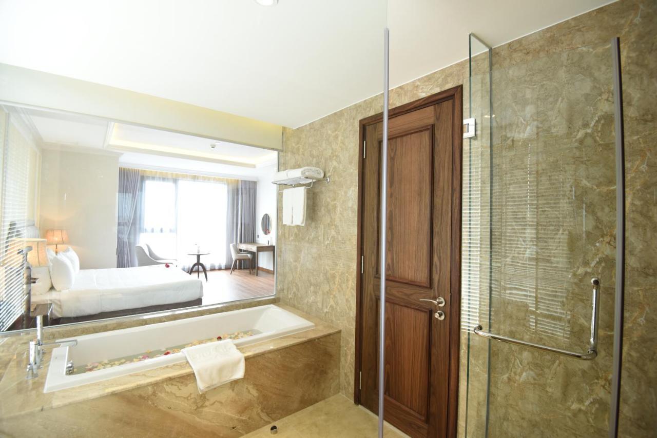 Phu Cuong Hotel Cà Mau Exteriör bild